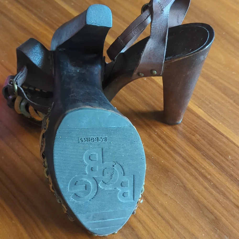 BCBGirls Shoes Wooden T-strap Block Heel Size 7 1/2 - Picture 6 of 9